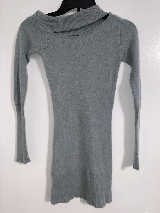Dresses & Skirts - Eris 100% cashmere long sleeve mini dress With Cut Out Round Neck XS
